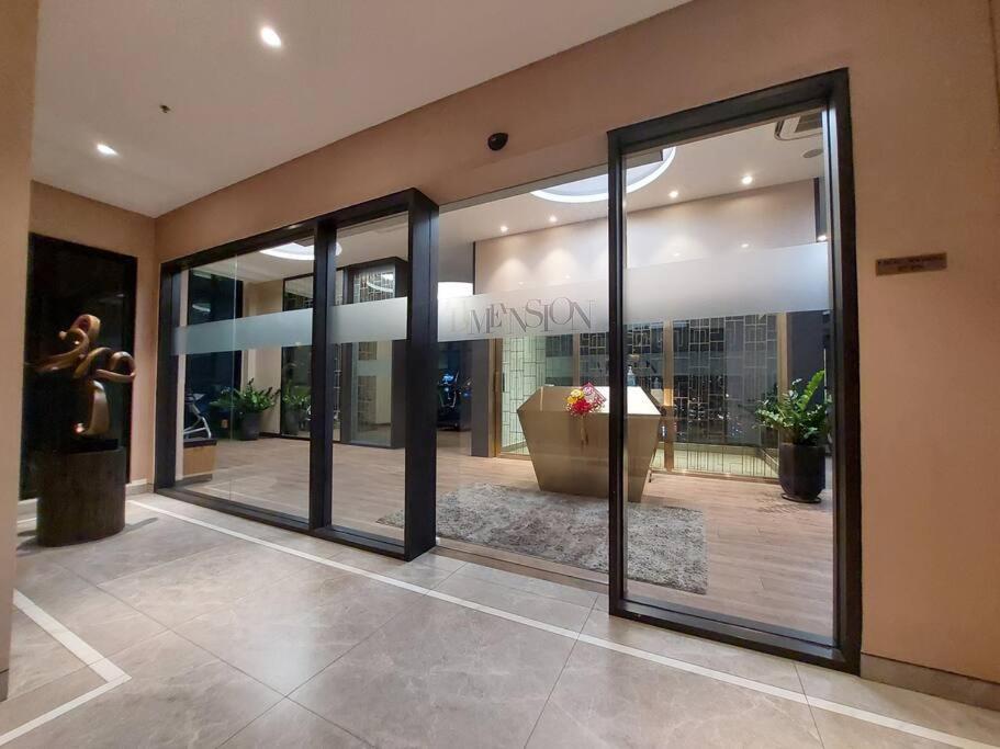 D1Mension 3Br Luxury Condo City Center In Dist 1 Хошимін Екстер'єр фото